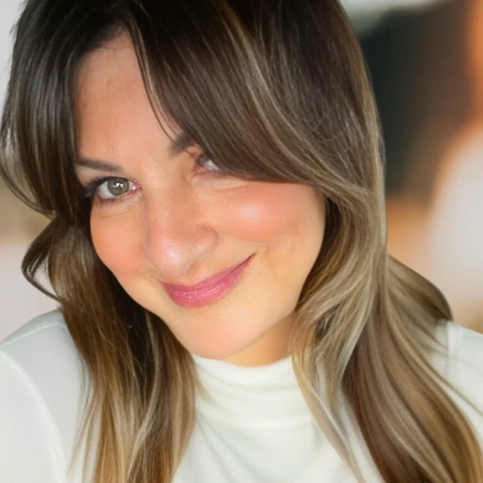 Lori Capullo Editor and Writer LAUDY Magazine